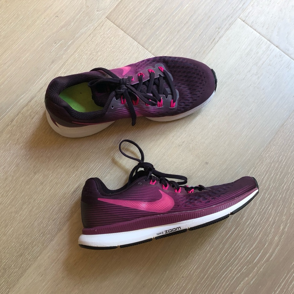 Nike Women's Maroon and Pink Running Sneakers